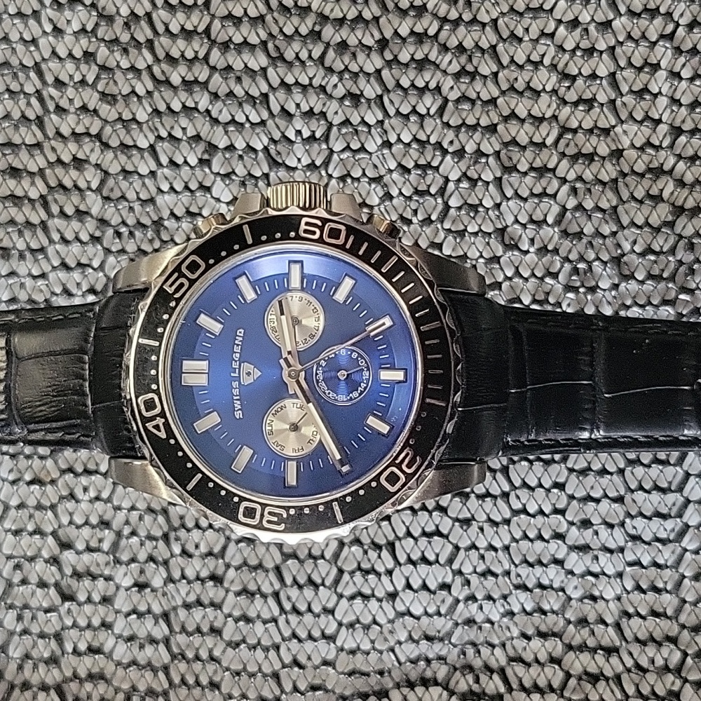 Gorgeous Men's Swiss Legend Dive Watch